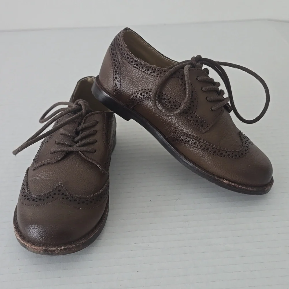 Janie and Jack Leather Wing Tip Shoe Boys sz. 10